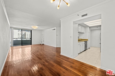 Skyline unit 1206, Los Angeles, CA 90015 - photo 3