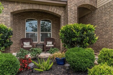 320 Kendall Crest Dr, Alvin, TX 77511 - photo 2