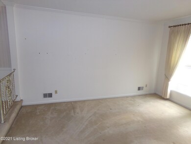 7806 Tip Top Ln, Louisville, KY 40219 - photo 2