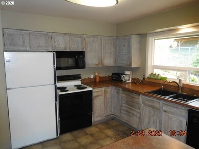 1710 Garrison St, the Dalles, OR 97058 - photo 5