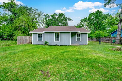 7413 Carothers St, Houston, TX 77028 - photo 2