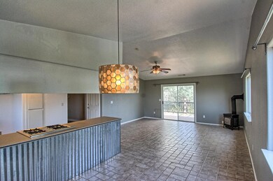 1912 Grandview Ave, Redding, CA 96001 - photo 6