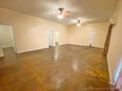 13220 N Pumpkin Hollow, Proctor, OK 74457 - photo 4