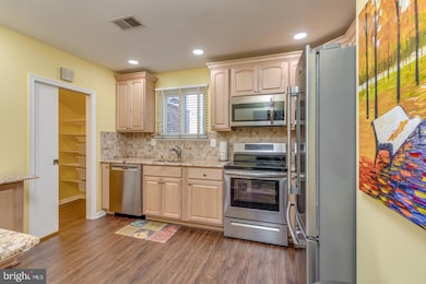 0 B12 1475 Mount Holly Rd B12 unit B12, Edgewater Park, NJ 08010 - photo 4