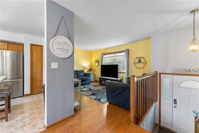 302 Bumble Bee Pass, Cresco, PA 18326 - photo 2