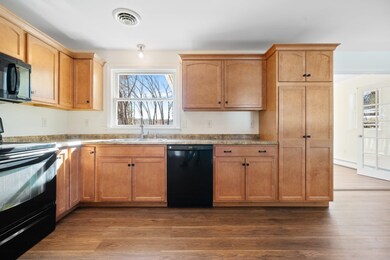 45 Damon Ave, Nashua, NH 03064 - photo 3