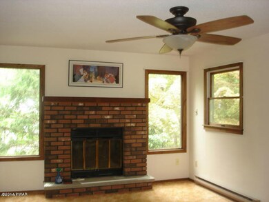 107 Bartlett Dr, Milford, PA 18337 - photo 3