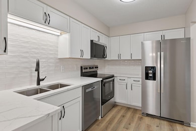 1725 W 140th St, Burnsville, MN 55337 - photo 7