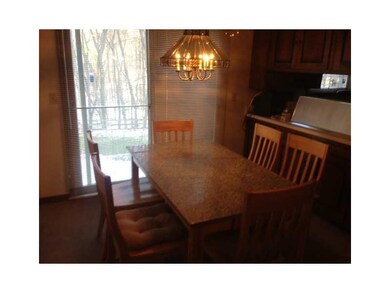 Kitchen. Eat-In Kitchen