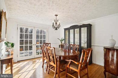 8915 Gutman Ct, Springfield, VA 22153 - photo 5