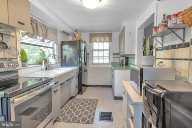 1453 Farmington Ave, Pottstown, PA 19464 - photo 7