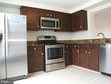 13966 Winding Ridge Ln, Centreville, VA 20121 - photo 2