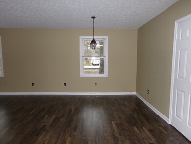 227 Briarwood Dr, Manchester, TN 37355 - photo 5