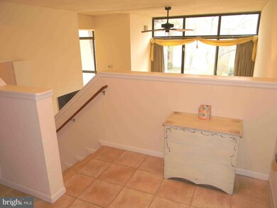 11556 Rolling Green Ct unit 100, Reston, VA 20191 - photo 2