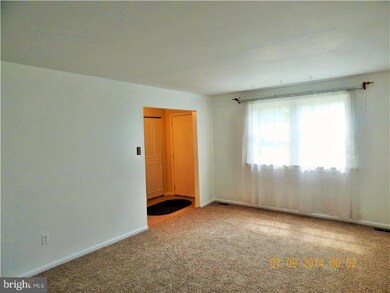 918 Mennonite Rd, Royersford, PA 19468 - photo 4