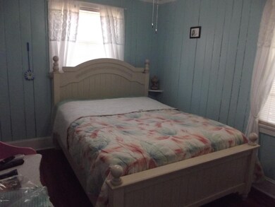 106 N Mcneil St, Burgaw, NC 28425 - photo 7