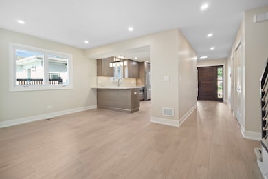 956 S Cedar Ave, Elmhurst, IL 60126 - photo 5