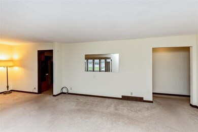 3700 2nd Ave SW, Cedar Rapids, IA 52404 - photo 5