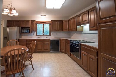 7140 SW Wattling Ct, Topeka, KS 66614 - photo 7