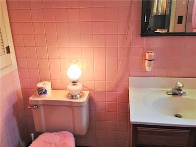 114 Jones St, Aliquippa, PA 15001 - photo 6