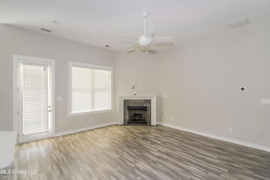 003-photo-living-room-8233119