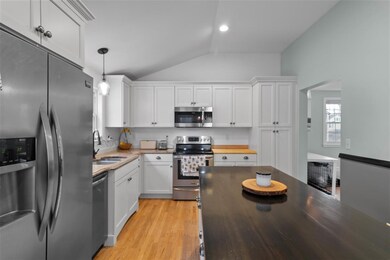 182 Colonial Dr, Portsmouth, NH 03801 - photo 6