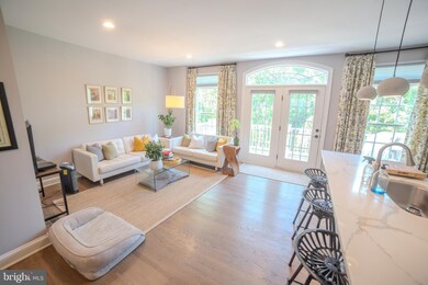 10679 Yorktown Ct, Fairfax, VA 22030 - photo 5