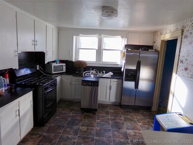 611 N E St, Eufaula, OK 74432 - photo 5