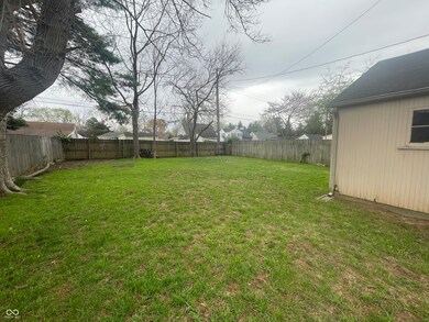 1527 Ravenswood Dr, Columbus, IN 47201 - photo 6