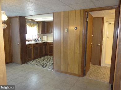 103 S Walnut St, Morgantown, PA 19543 - photo 4