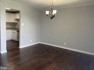 6011 Emerson St unit 609, Bladensburg, MD 20710 - photo 3