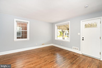 218 Maryland Ave, Towson, MD 21286 - photo 4