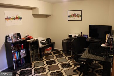 18468 Stone Hollow Dr, Germantown, MD 20874 - photo 7