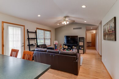 304 E Franklin St, Downs, IL 61736 - photo 6