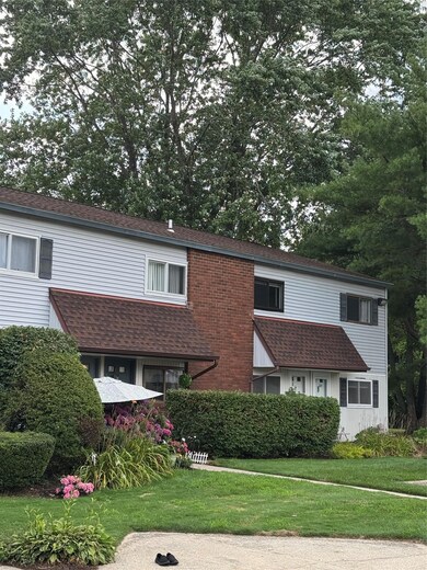 163 Pointe Cir N, Coram, NY 11727 - photo 4