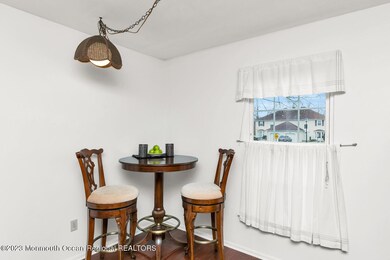 3203 Buckingham Cir Middletown-large-009