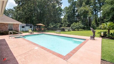 GUNITE SALTWATER POOL WITH SPA