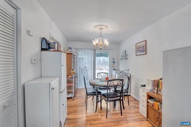 2527 Hydraulic Rd unit 9, Charlottesville, VA 22901 - photo 6