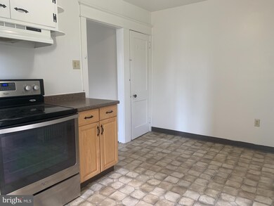 821 W 3rd St, Lansdale, PA 19446 - photo 7