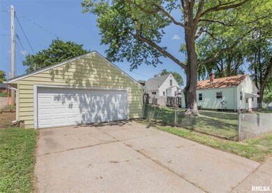 3702 N Sturdevant St, Davenport, IA 52806 - photo 4