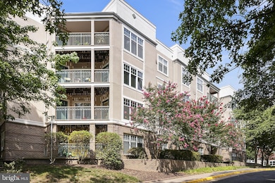 Savoy Park unit 313, Falls Church, VA 22041 - photo 2