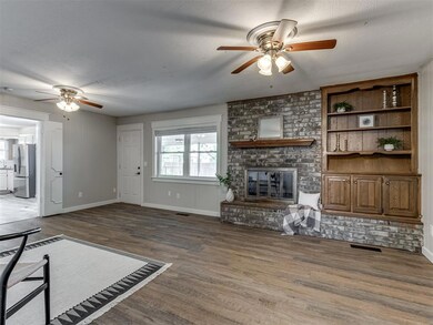 12208 Camelot Dr, Oklahoma City, OK 73120 - photo 7