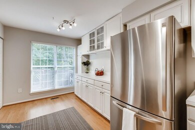 11927 Thurloe Dr, Lutherville Timonium, MD 21093 - photo 6