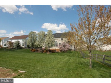 1011 Broadleaf Cir, Royersford, PA 19468 - photo 2