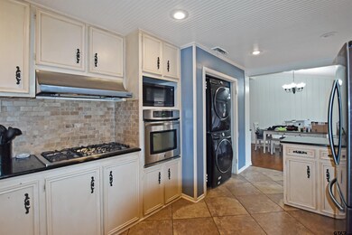 3126 Curtis Dr, Tyler, TX 75701 - photo 5