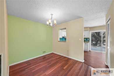 52 Curtis Ct unit 52, Kendall Park, NJ 08824 - photo 6