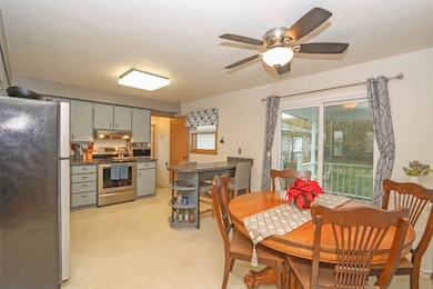 2825 Schultz Dr NW, Cedar Rapids, IA 52405 - photo 7