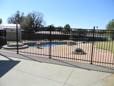 1111 Crescent Dr, Duncan, OK 73533 - photo 4