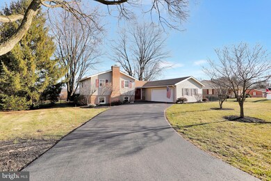 2007 Maplewood Dr, Hagerstown, MD 21740 - photo 2