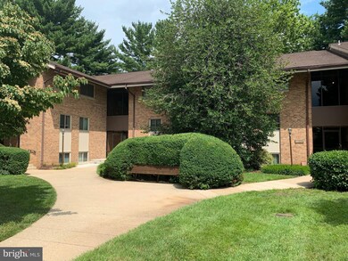 18609 Walkers Choice Rd unit 3, Montgomery Village, MD 20886 - photo 2